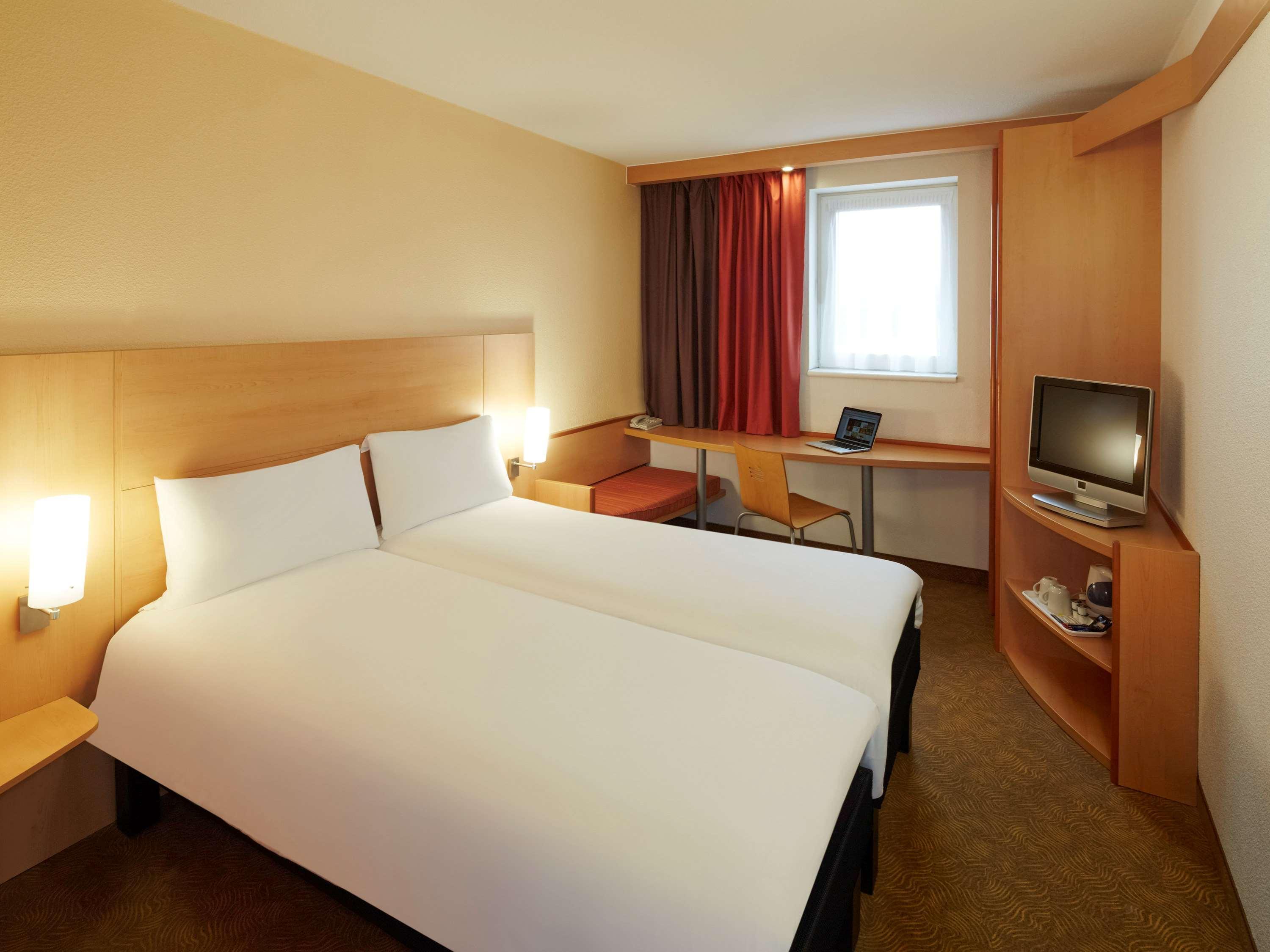 Ibis Reading Centre Hotel Ngoại thất bức ảnh